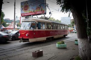 Defekte Tatra-Straßenbahn.